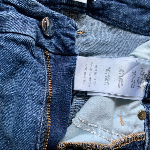 Good American Skinny Jeans with Destroyed Details - Picture 4 of 5